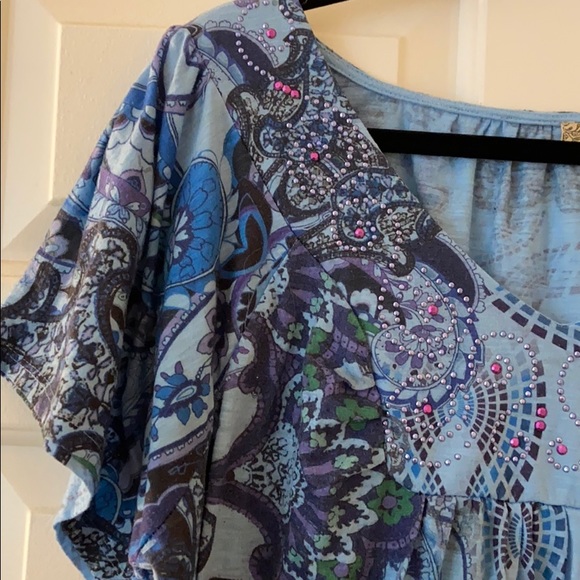 ENERGY WORLD WEAR Tops - ENERGY WORLD WEAR blouse w/ studs rhinestones plue